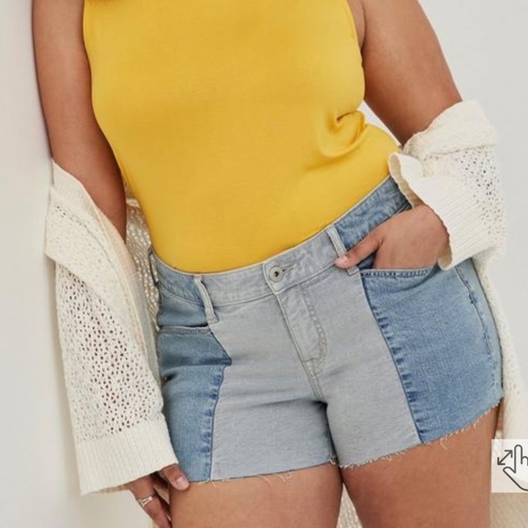 TORRID Contrast Panel Mid Rise Shortie Short - Vintage Stretch - Picture 1 of 16